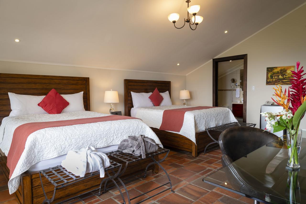 Hotel Boutique Villa Toscana Atenas Bagian luar foto