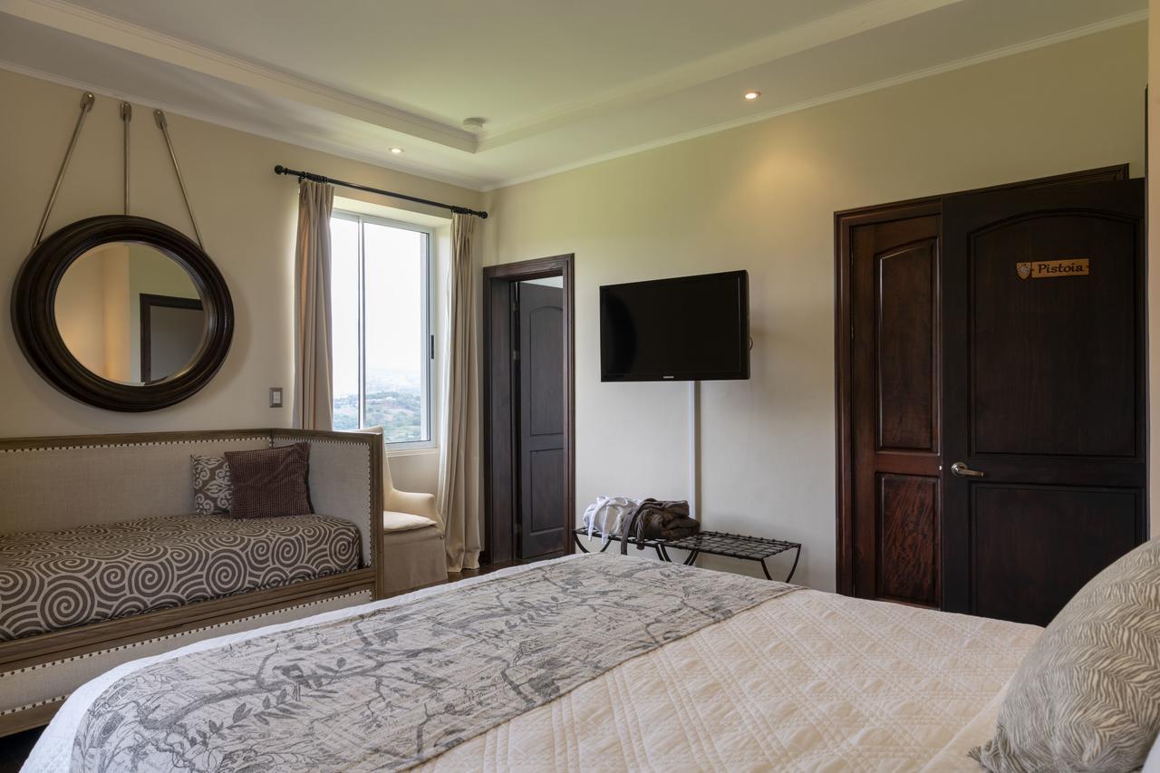 Hotel Boutique Villa Toscana Atenas Bagian luar foto